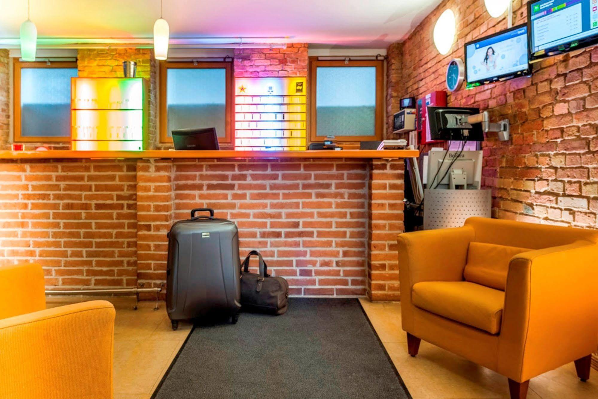 Ibis Styles Berlin City Ost Interno foto
