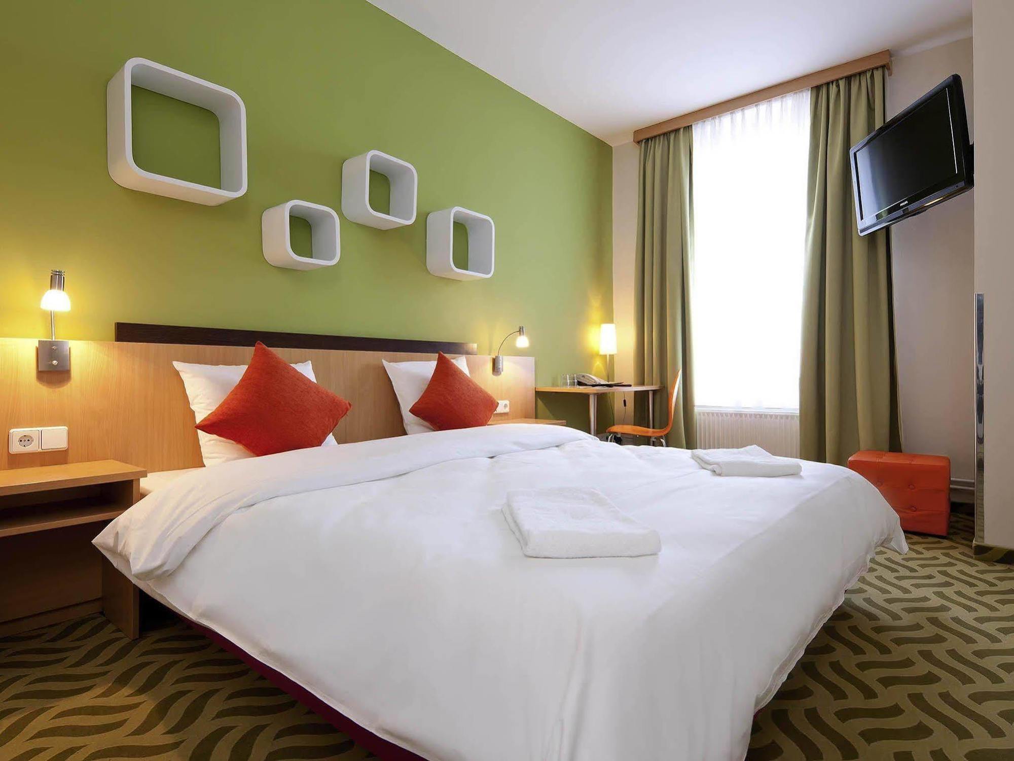 Ibis Styles Berlin City Ost Esterno foto